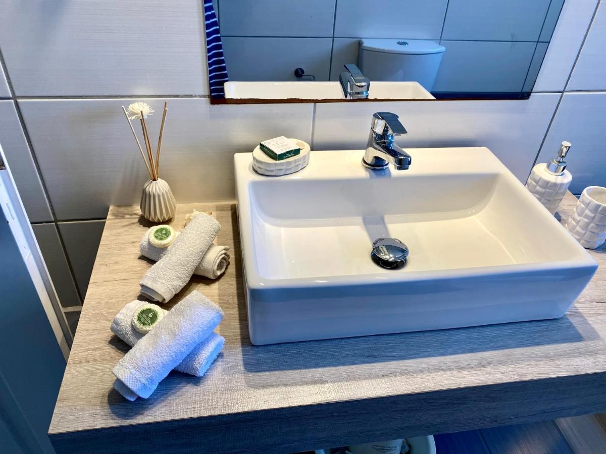 Filippos Apartments 阿尔戈斯托利翁 外观 照片