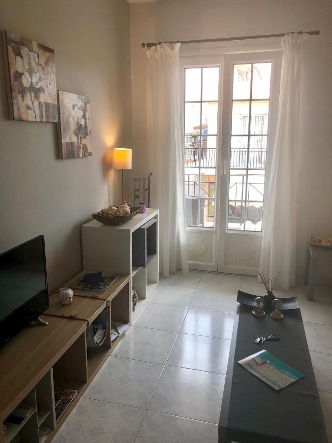 Filippos Apartments 阿尔戈斯托利翁 外观 照片