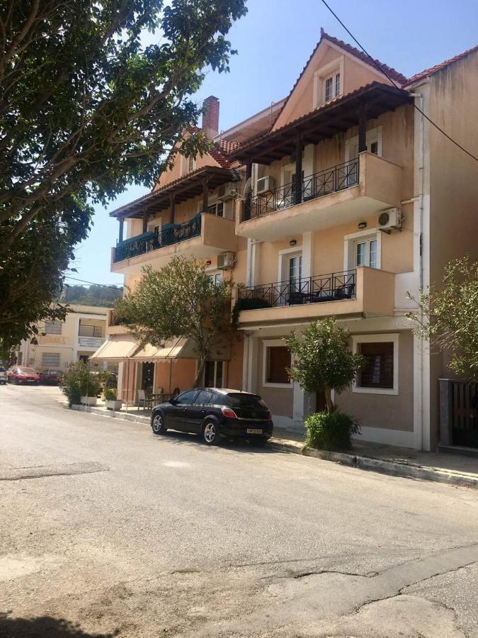Filippos Apartments 阿尔戈斯托利翁 外观 照片